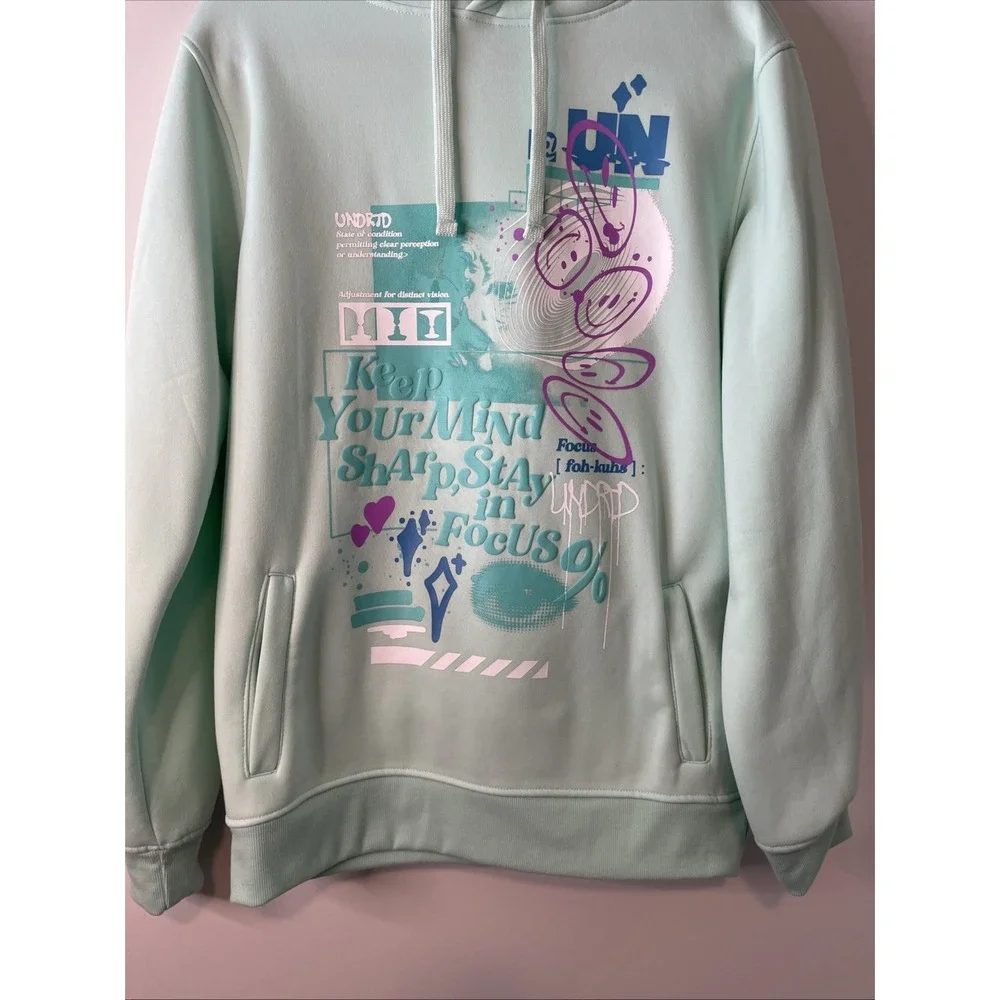 UNDRTD Large Mint Graphic Hoodie Pullover Streetwear Focus Print